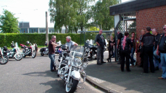 sam_0217_14776575972_o